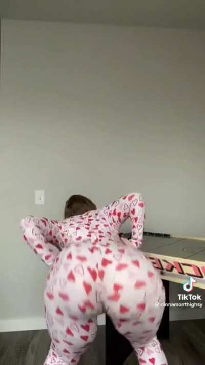 Ohh that jelly butt
