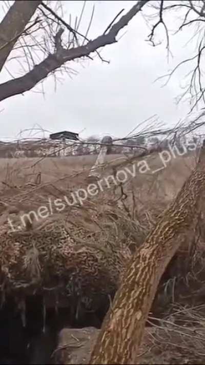 Ukrainian films the barrel of his M109 exploding. Date and location unknown. 