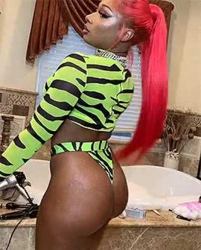 Wanna eat her juicy asshole