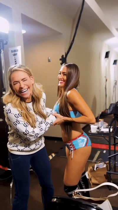 Natalya & Nikki Bella