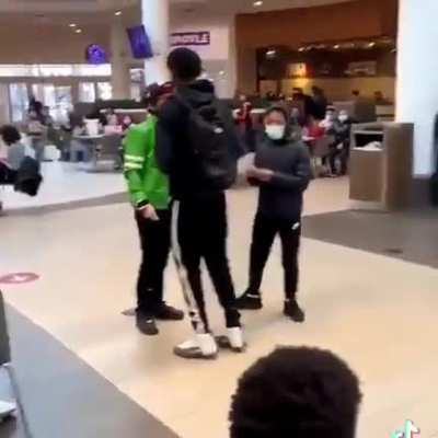 Calló con honor