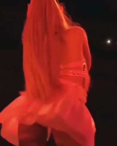 Upskirt ass