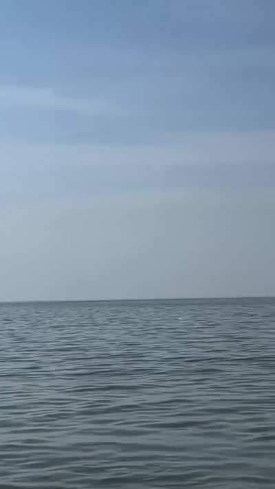 Fishermen in the Caspian Sea film two low-flying Russian cruise missiles passing by them [08.07.2024]