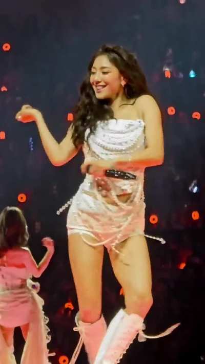 260509 Jihyo looks heavenly in white