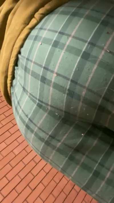 Don’t know if the inside or the outside of my pants is dirtier 💨🤭