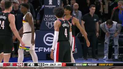 [Highlight] Shaedon Sharpe goes at Rudy Gobert to get a HUGE clutch layup and put the Blazers up 3
