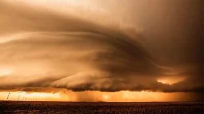 So basically, Kansas' weather looks like how I imagine hell's weather looks like.