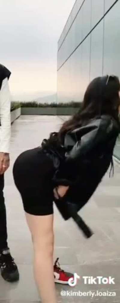 Hoy morimos 🍑🍑🍑🍑🍑<wbr>🍑