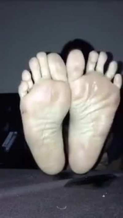 Oily soles joi