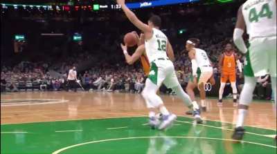 [highlight] Devin Booker gets a tech for complaining about good defense from Grant Williams