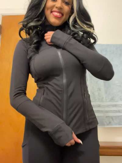 if your girlfriend hasn’t shown you her ass or tits today i’ll show you both of mine