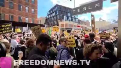 Crowd chants 