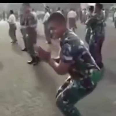 Essa semana depois de tanto enrolar me alistei na maior empresa de jardinagem estatal da América Latina! Desejanme boa sorte e que eu seja dispensado 👍