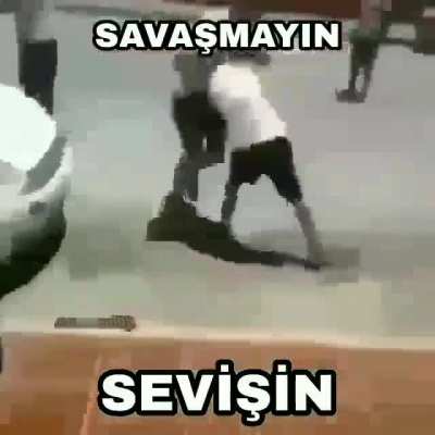 Buyük aşklar kavga ile başlar