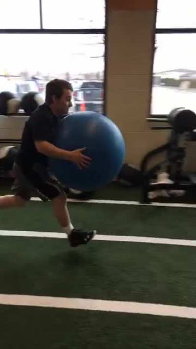Two geniuses face pain in weights class
