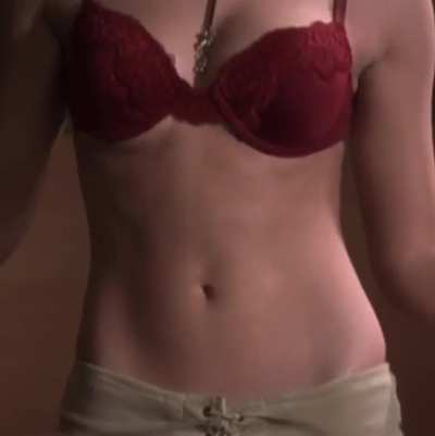 Elisha Cuthbert-The girl next door (2004)