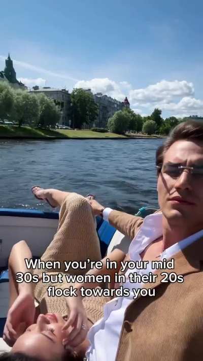 🤢