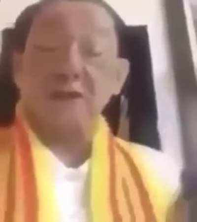 Man talking with a gun
