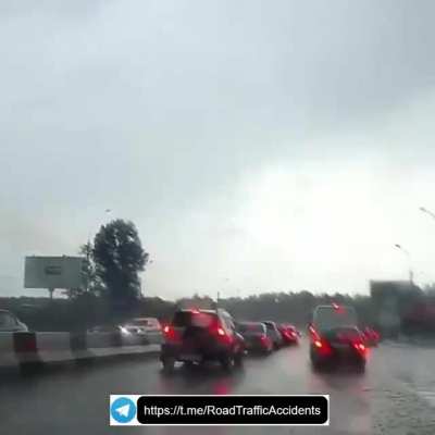 Lightning struck a car in Novosibirsk, everyone is alive but all the wiring and electronics will have to be changed 01.09.2020