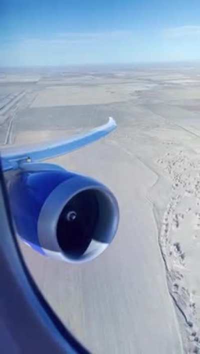 United 787-9 out of KDEN - 12/11/22
