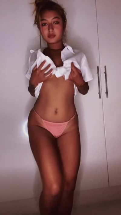 Would you fuck me raw or use a condom? 😩
