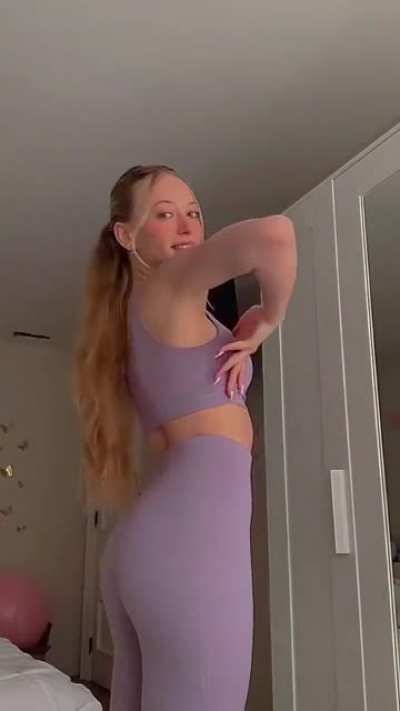 Her structure 😝 built different