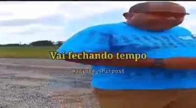 Divindade passando