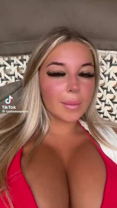 @tashamoorexo in red
