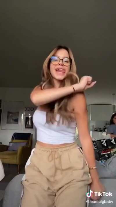 Jiggling 🤤🤤