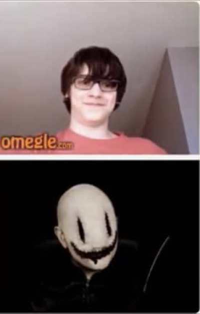 WHAT'S THAT BEHIND YOU!!