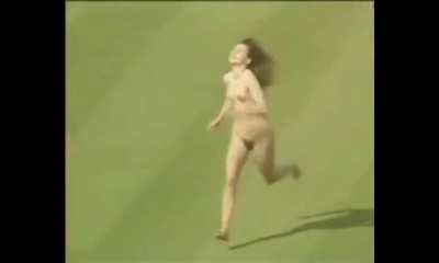 she got some moves though 👀