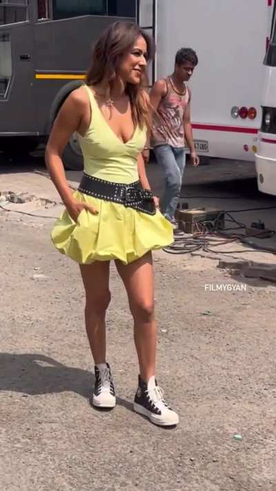 Nia Sharma 