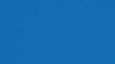 UFO splits into several orbs and then moves in formation, Colima, Mexico