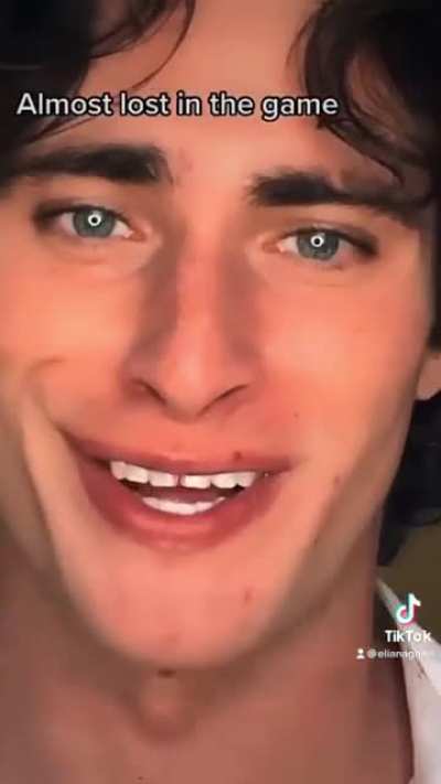 Gözlemlenebilir evrenin en cringe videosu