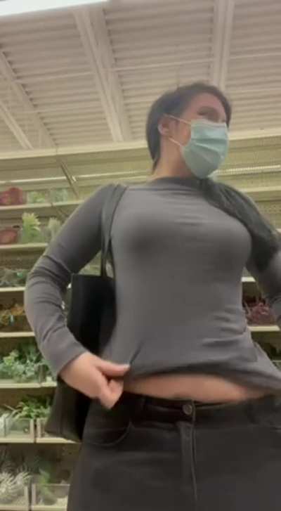 Soo many people kept walking by [f] [oc]