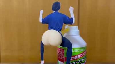 i don't know a lot of japanese but from what i do understand this is a PSA about what taco bell can do to your insides if you travel to america.