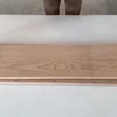 Man turns a block of wood into a miniature truck. The result is better than I expected
