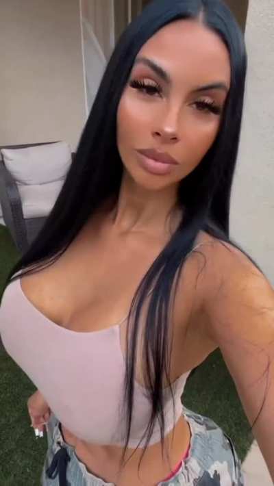 Look At That Fucking Face And Them Titties! 😍🤤😍🤤🍆<wbr>🍆🍆🥴🥴💦<wbr>💦💦