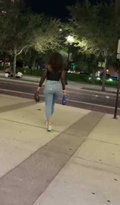 kortnee_d walk'n dat walk (reccent)