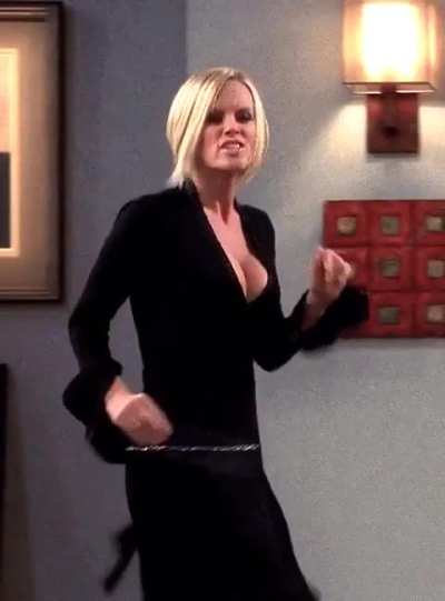 Jenny McCarthy as Courtney arrived.