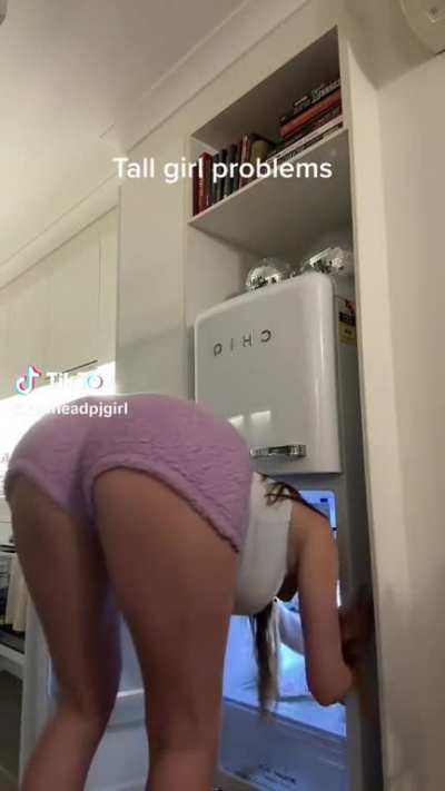 Redheadpjgirl tall girl 19yo