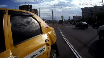 Taxi Vs Tram