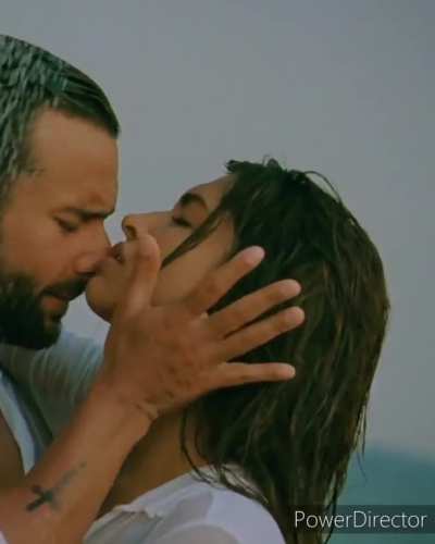 Deepika Padukone is wet !
