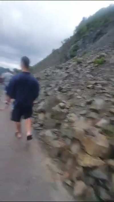 Video made today morning by a friend of the landslide/ Road cave in Parwanoo on the Chandigarh-Shimla highway.