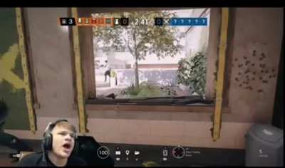 barricade glitching in a nutshell