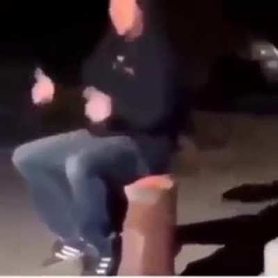 🧍🏻💥