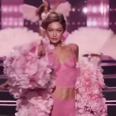 Gigi walking in the Victoria’s Secret Fashion Show (10-15-25)
