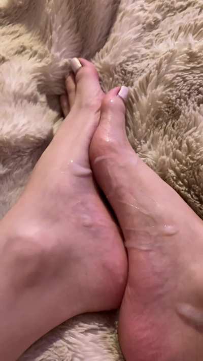 dropped a huge load on her pretty feet 😍