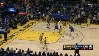 [Highlight] Jackson answers Klay turnaround bank shot with a powerful finish off the ally-top