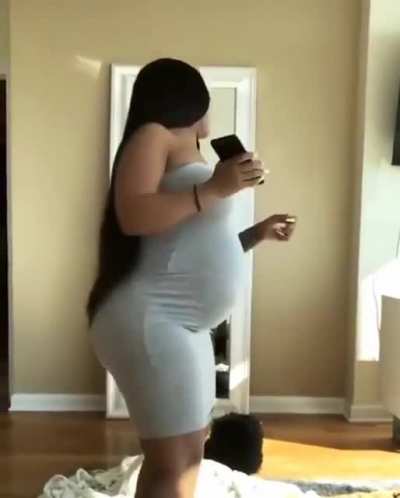 Preggo Twerking